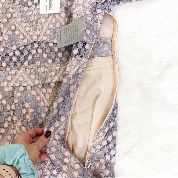 New Foxidox Lace Romance Overlay Long Sleeve Dress - Picture 9 of 13